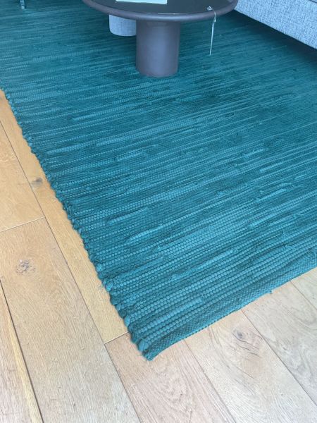 Velvet Rug von LPJ-Studios