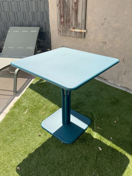 Luxembourg kleiner Tisch