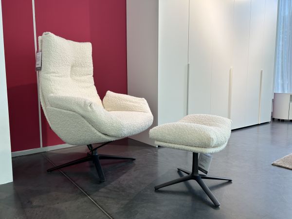Drehsessel Cordia Lounge mit Hocker von Cor