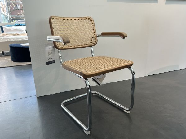 Freischwinger S 64 V von Thonet