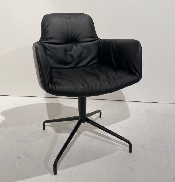 Leya Armchair High