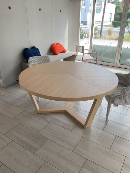 Tisch Xilos von B&B ITALIA MAXALTO