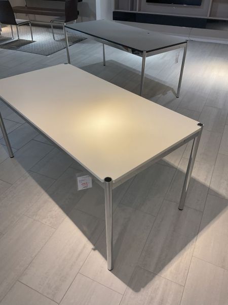 USM Schreibtisch der Firma USM Haller
