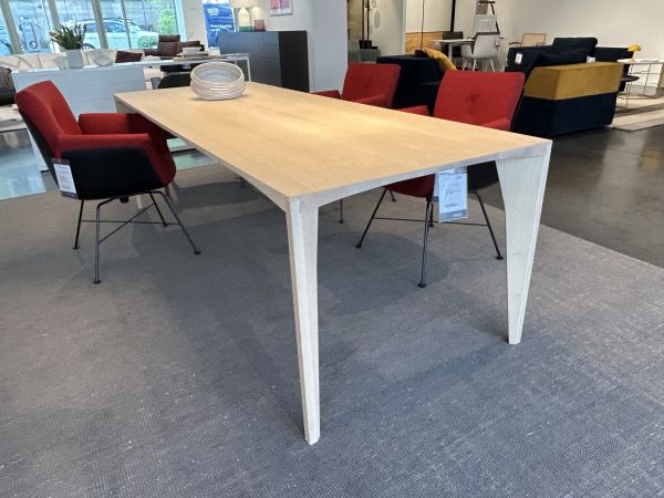 Eßtisch Delta von Cor