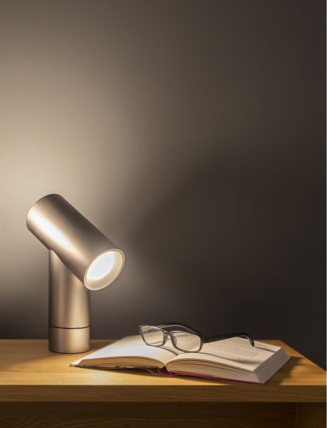 Beam LED-Tischleuchte von Muuto